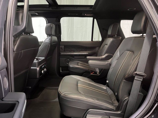 Used 2022 Ford Expedition Platinum AWD/4WD image 12