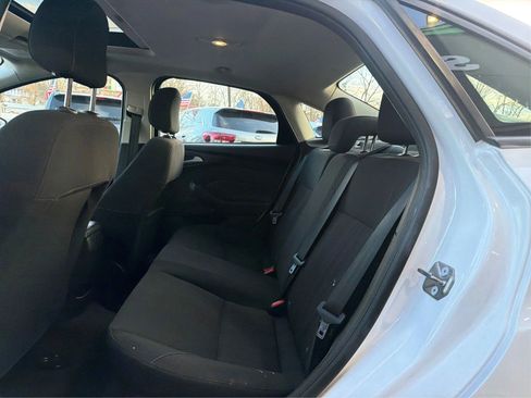 Used 2018 Ford Focus SEL image 10