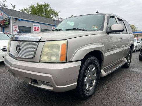 Used 2004 Cadillac Escalade AWD image 5