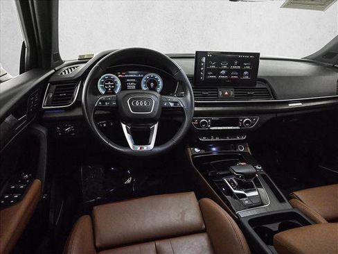 Certified 2025 Audi Q5 e Premium Plus w/ Premium Plus Package image 19
