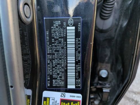 Used 2025 Toyota Camry SE FWD image 29