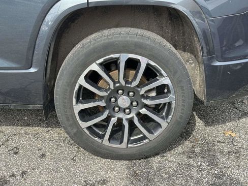 Used 2020 GMC Acadia Denali image 11