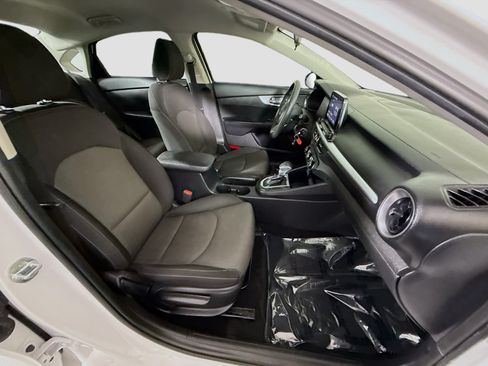 Used 2022 Kia Forte LXS FWD image 28