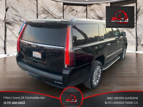 Used 2019 Cadillac Escalade ESV 2WD image 12