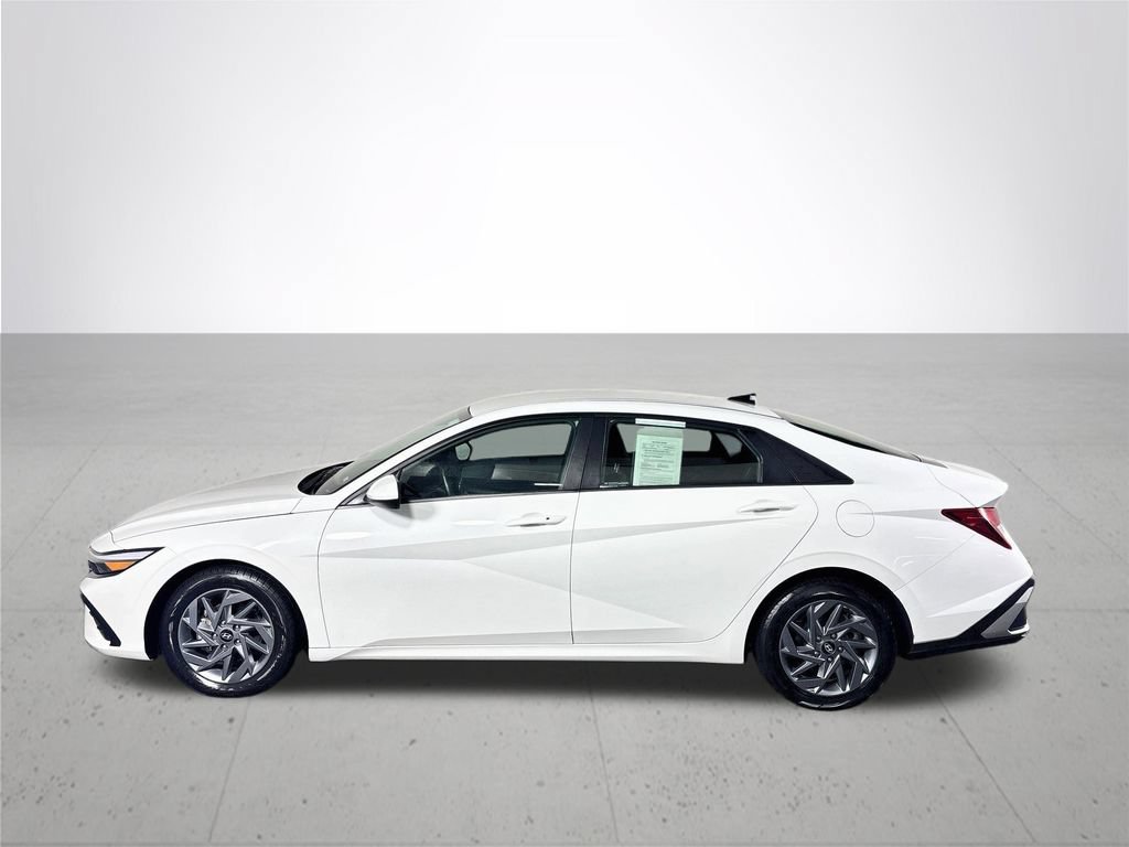 Used 2024 Hyundai Elantra SEL FWD image 9