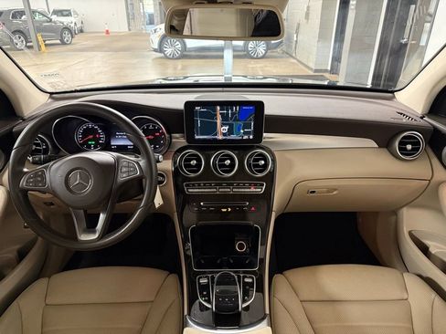Used 2017 Mercedes-Benz GLC 300 4MATIC image 19