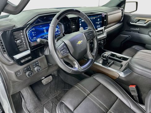 Used 2023 Chevrolet Silverado 1500 High Country AWD/4WD image 9
