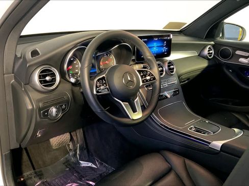 Used 2020 Mercedes-Benz GLC 300 4MATIC image 4
