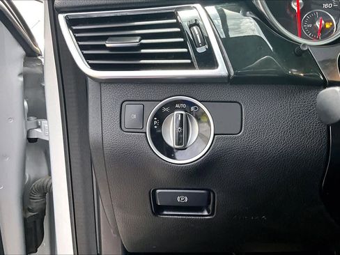 Used 2019 Mercedes-Benz GLE 400 4MATIC image 34