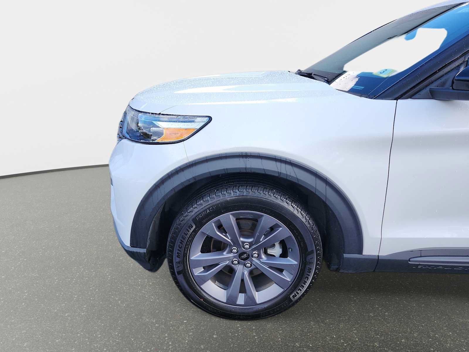 Used 2023 Ford Explorer XLT w/ Equipment Group 202A AWD/4WD image 10