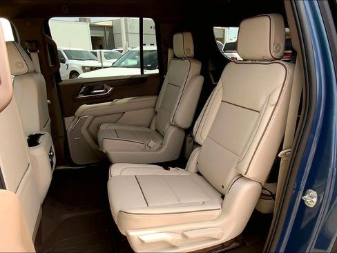 Used 2025 GMC Yukon XL Denali w/ LPO, Floor Liner Package image 21
