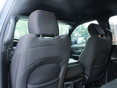 Used 2026 RAM 1500 Express AWD/4WD image 32