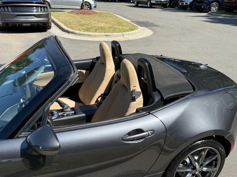 Used 2016 MAZDA MX-5 Miata Grand Touring RWD image 17
