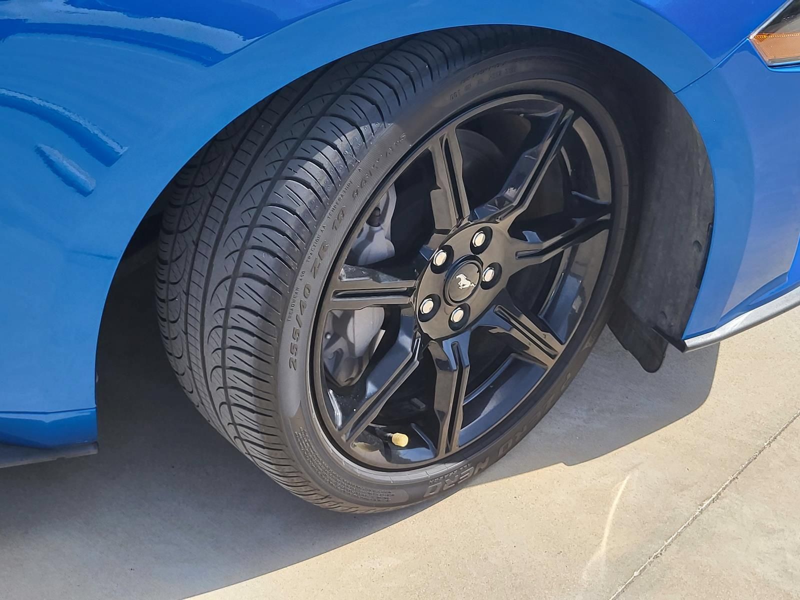 Used 2019 Ford Mustang GT w/ Black Accent Package RWD image 6