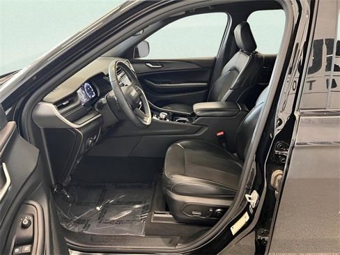 Used 2023 Jeep Grand Cherokee L Laredo image 22