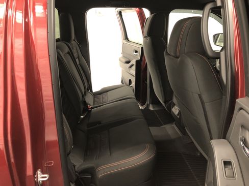 Used 2024 Nissan Frontier PRO-4X w/ Pro Convenience Package image 9