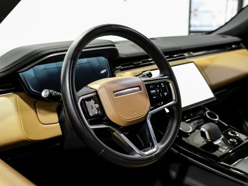 Used 2023 Land Rover Range Rover Sport SE image 13