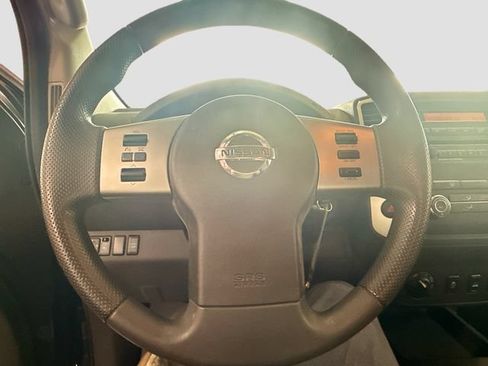 Used 2012 Nissan Frontier SV w/ SV Premium Utility Pkg AWD/4WD image 12