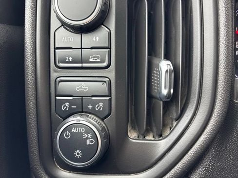 Used 2021 Chevrolet Silverado 1500 Custom AWD/4WD image 10