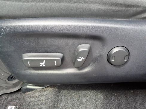 Used 2015 Toyota RAV4 Limited w/ Outdoor Package FWD image 18