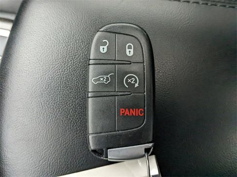 Used 2021 Jeep Grand Cherokee Limited w/ Luxury Group II image 31