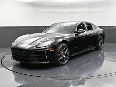 Certified 2025 Porsche Panamera 4 AWD/4WD image 6