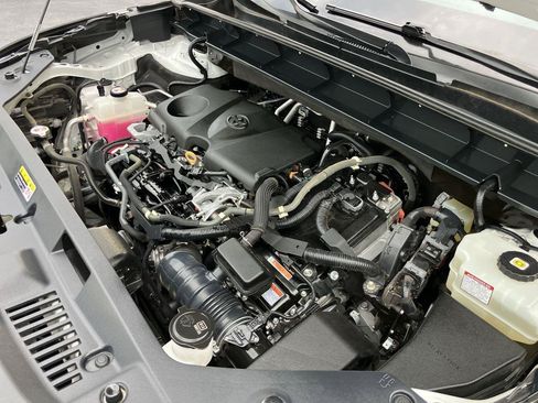 Certified 2020 Toyota Highlander XLE FWD image 38