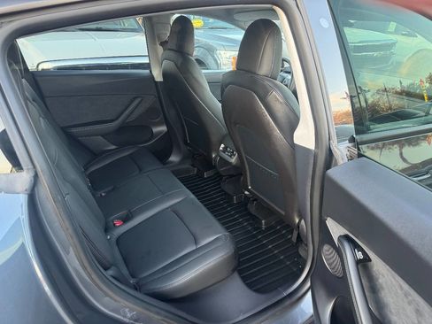 Used 2020 Tesla Model Y Long Range image 16