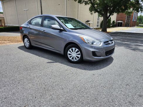 Used 2016 Hyundai Accent SE FWD image 1