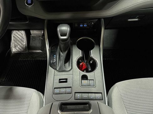 Certified 2022 Toyota Highlander LE image 31