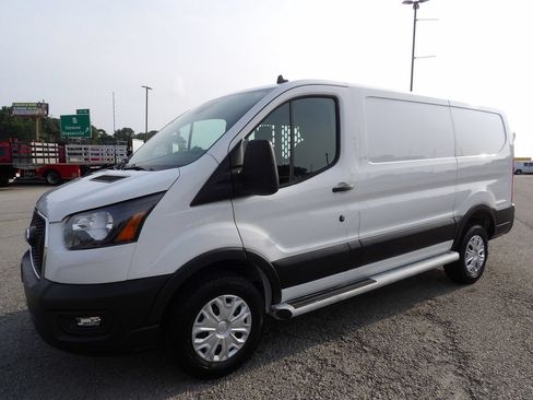 Used 2025 Ford Transit 250 Low Roof w/ Exterior Upgrade Package RWD image 3