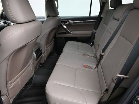 Used 2022 Lexus GX 460 Premium image 24