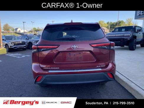 Used 2023 Toyota Highlander XLE AWD/4WD image 3