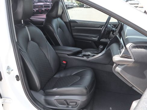 Used 2021 Toyota Camry XSE FWD image 43
