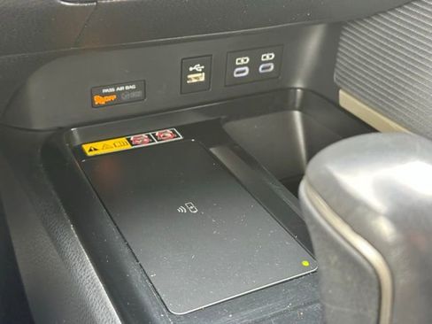 Used 2025 Toyota Camry SE image 18