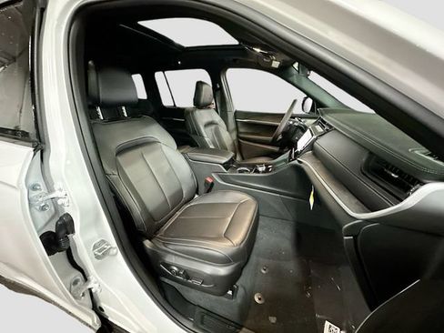 New 2026 Jeep Grand Cherokee Limited w/ Limited Altitude Package AWD/4WD image 31
