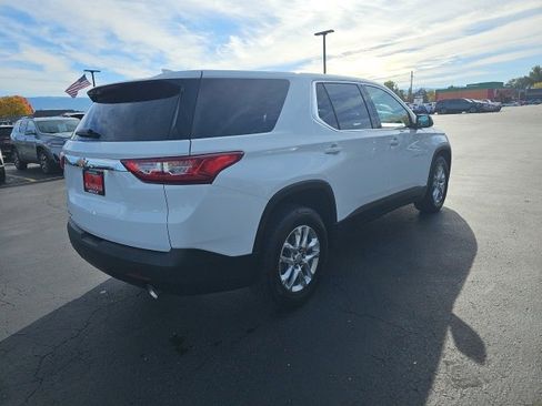 Used 2021 Chevrolet Traverse LS image 4