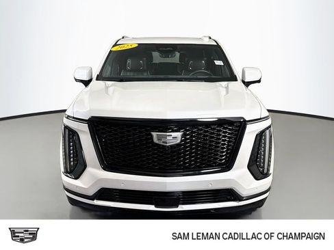 Used 2025 Cadillac Escalade Sport Platinum w/ LPO, ONYX Package AWD/4WD image 2