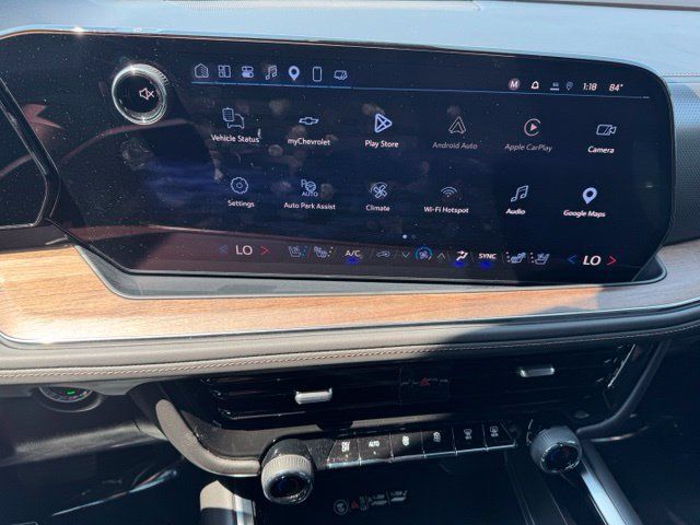 Used 2025 Chevrolet Suburban High Country AWD/4WD image 17