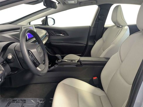 Used 2023 Toyota Prius XLE FWD image 11