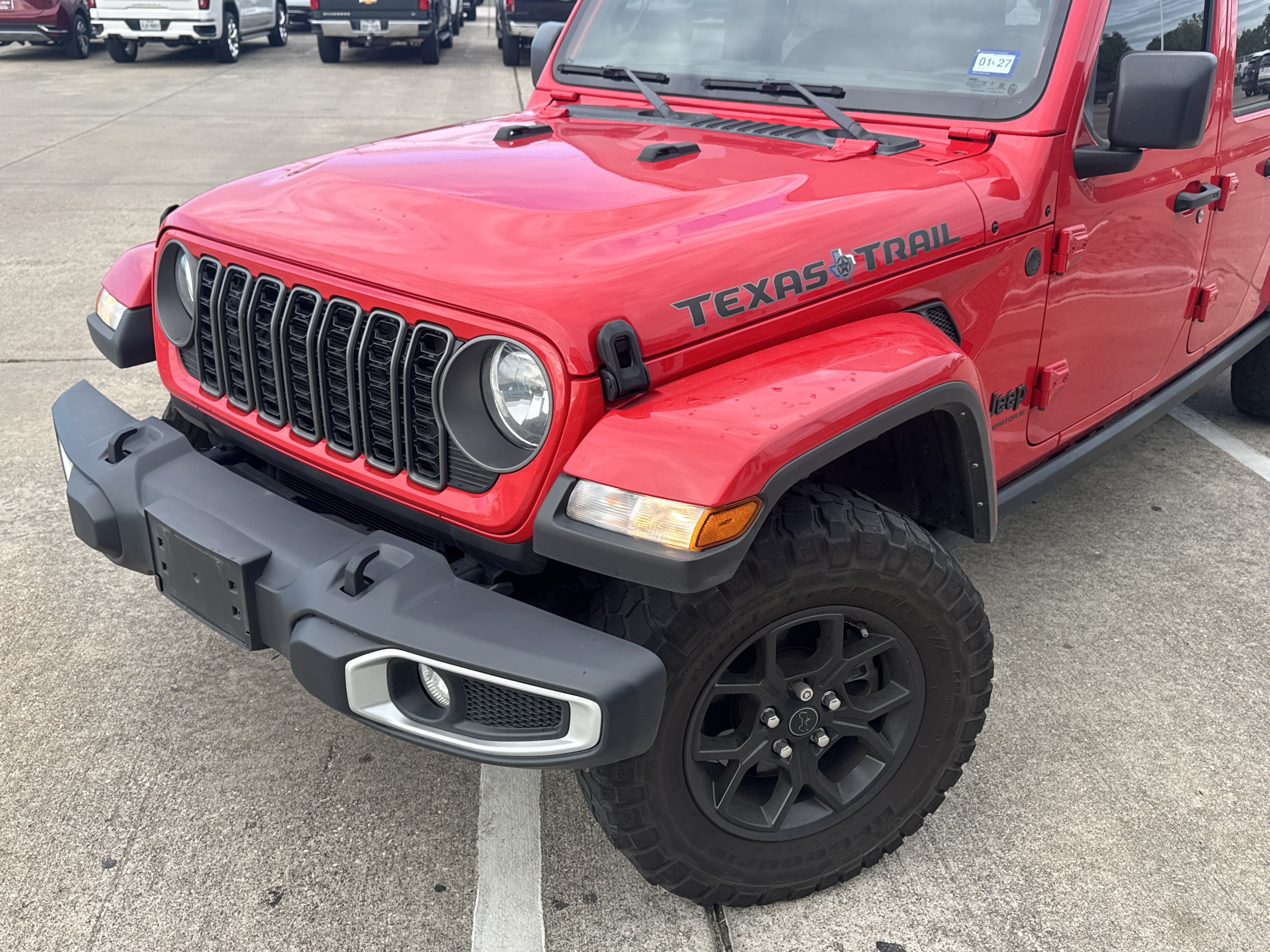 Used 2025 Jeep Gladiator Sport AWD/4WD image 2