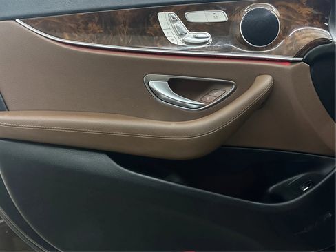 Used 2017 Mercedes-Benz E 300 image 26