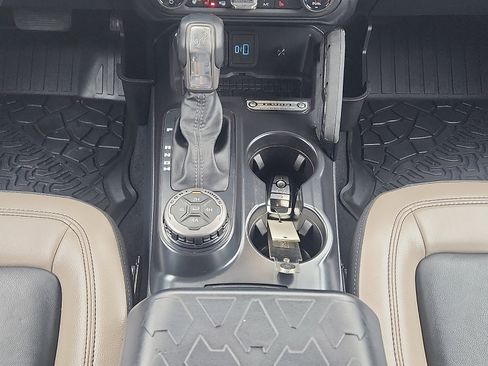 Used 2024 Ford Bronco Wildtrak image 19