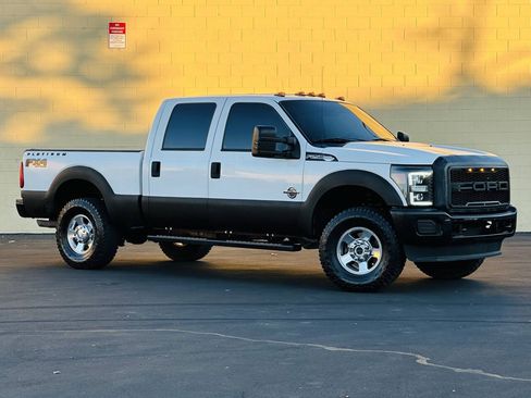 Used 2014 Ford F250 XL w/ Power Equipment Group AWD/4WD image 2