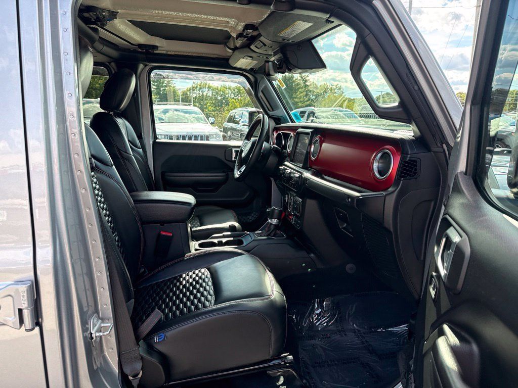 Certified 2021 Jeep Gladiator Rubicon AWD/4WD image 26