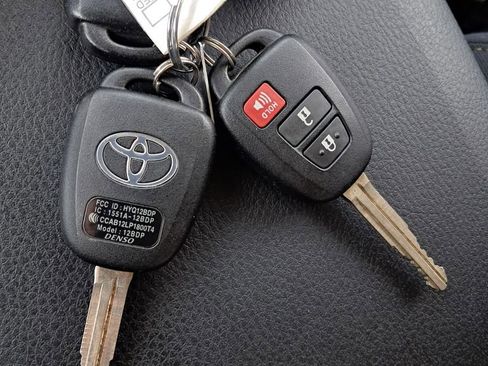 Used 2021 Toyota Tacoma SR5 w/ Trail Edition AWD/4WD image 22