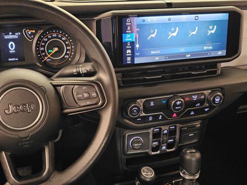 Used 2025 Jeep Wrangler Sport image 17