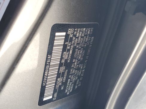 Used 2021 Nissan Rogue Sport SV image 30