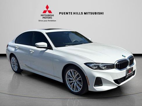 Used 2023 BMW 330i Sedan w/ Premium Package image 3