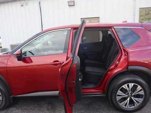 Used 2021 Nissan Rogue SV image 51